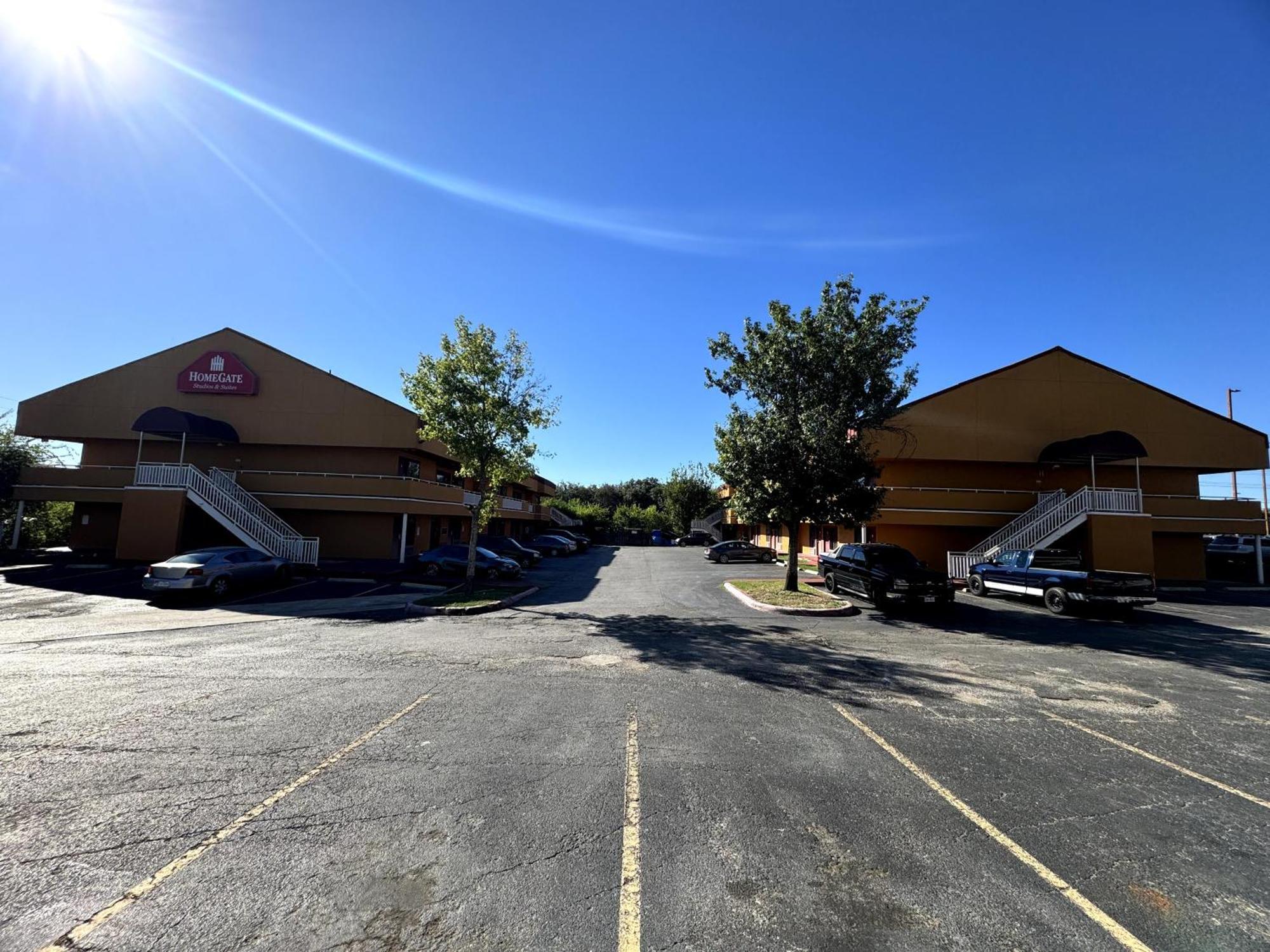 Homegate Studio And San Antonio